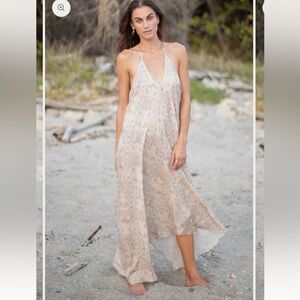 HANSINE RHODES IN BALINESE FEATHER PRINT IN SAND